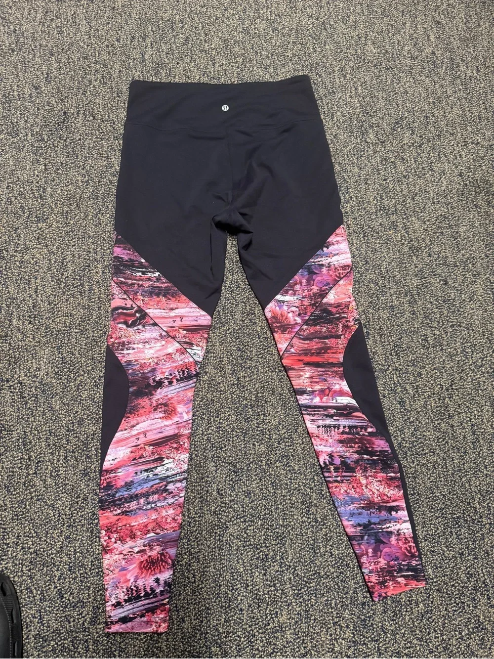 Printed High-Waist Active Leggings in Multi-Color